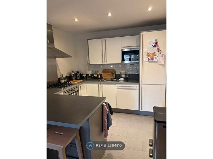 2 Bedroom Flat To Rent In Eden Grove, London, N7