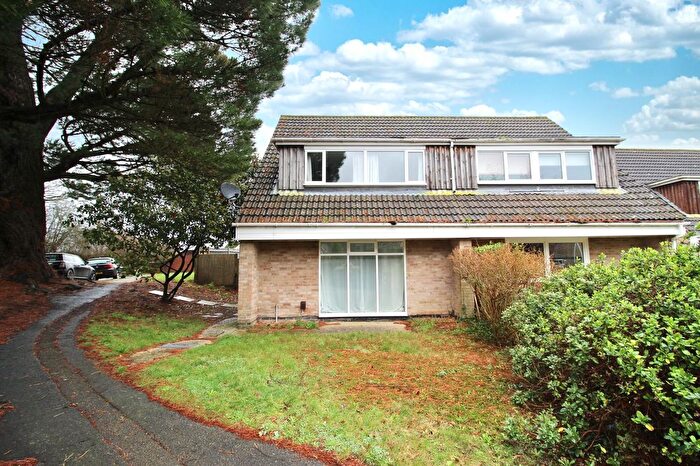 4 Bedroom Semi Detached House For Sale In Rowley Close, Botley, SO30