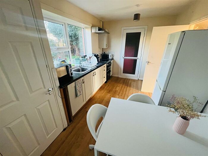 4 Bedroom Semi-Detached House To Rent In B, Brockworth Crescent, PC02