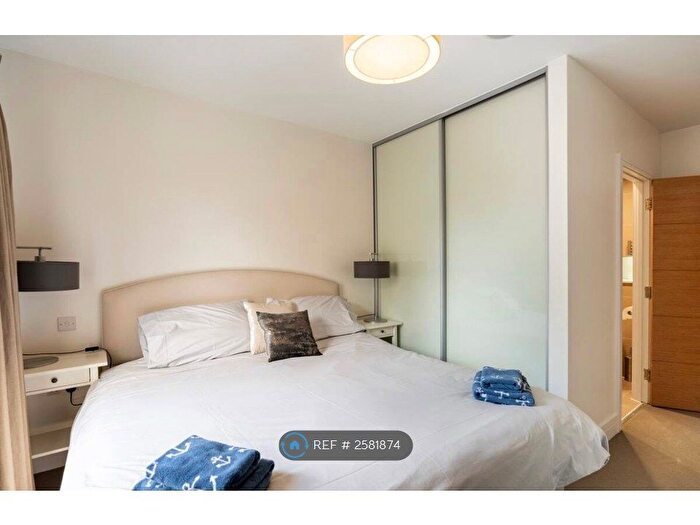 2 Bedroom Flat To Rent In Blagrove Road, Teddington, TW11