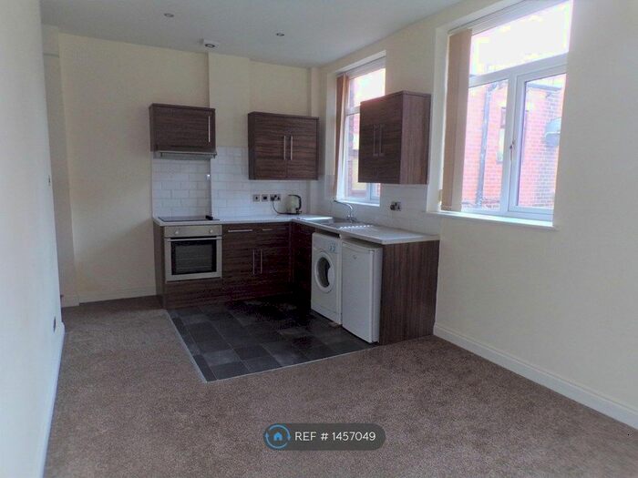 1 Bedroom Flat To Rent In John Street, Eastborough, Dewsbury, WF12