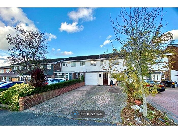 4 Bedroom Semi-Detached House To Rent In Bathurst Road, Winnersh, Wokingham, RG41