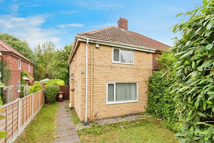 2 Bedroom Semi-Detached House For Sale In St Andrews Road, Castleford, WF10