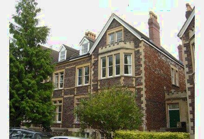 3 Bedroom Flat To Rent In Chantry Road Top Floor &#;, BS8