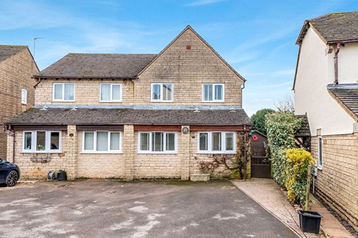 3 Bedroom Semi-Detached House For Sale In Stonecote Ridge, Bussage, GL6