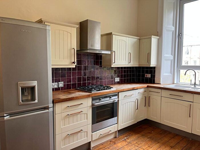 2 Bedroom Flat To Rent In Comely Bank Street, Edinburgh, EH4