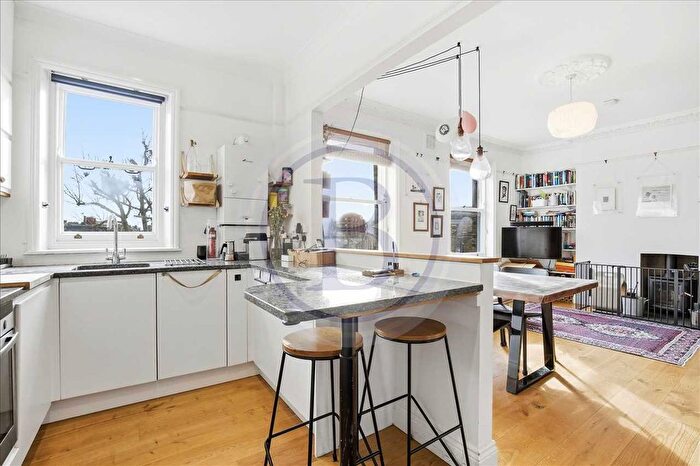 4 Bedroom Flat For Sale In Lady Somerset Road, London, NW5