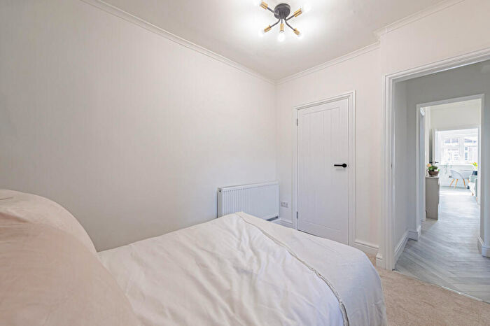 2 Bedroom Flat For Sale In Davidson Road, Croydon, CR0