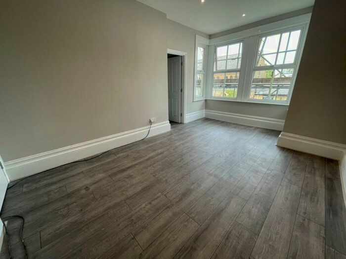 1 Bedroom Flat To Rent In Hampden Road, Haringay, N8