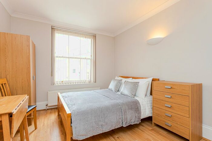 Studio To Rent In Cleveland Gardens, London, W2