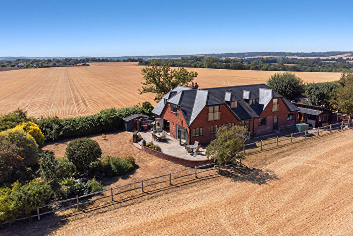3 Bedroom Detached House For Sale In River Hill, Binsted, GU34