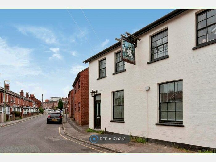 2 Bedroom Semi-Detached House To Rent In Flaxfield Road, Basingstoke, RG21