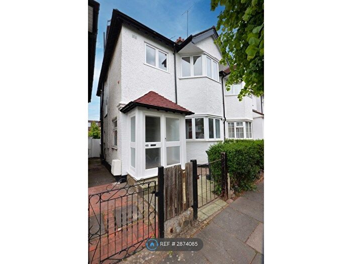 5 Bedroom Semi Detached House To Rent In St. Georges Road, London, NW11
