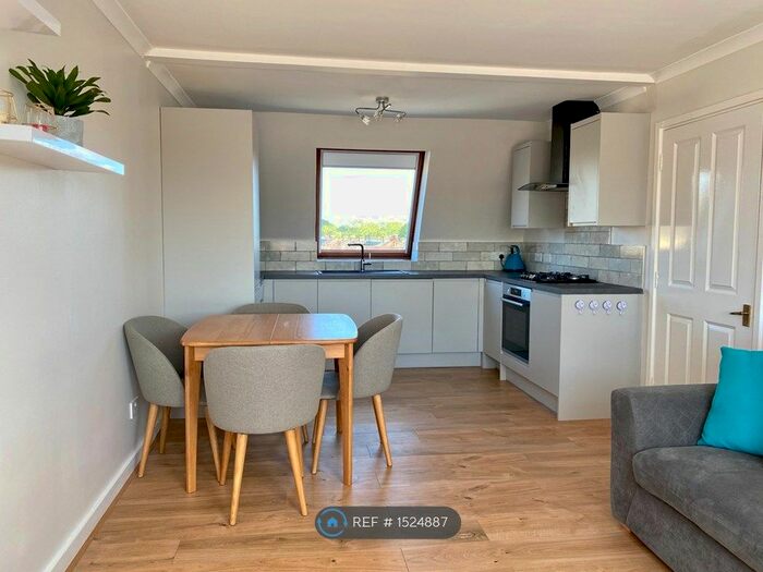 1 Bedroom Flat To Rent In Hay Close, London, E15