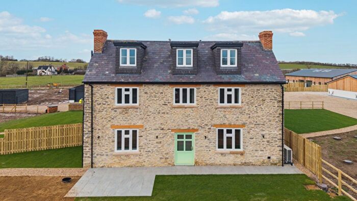 3 Bedroom Detached House For Sale In The Charndon Estate, Marsh Gibbon Road, Poundon, Bicester, Oxfordshire, OX27