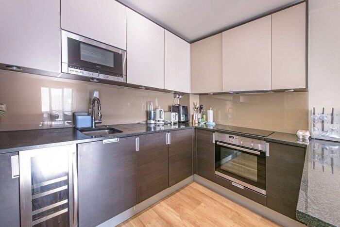 2 Bedroom Flat For Sale In Aerodrome Road, Colindale, London, NW9