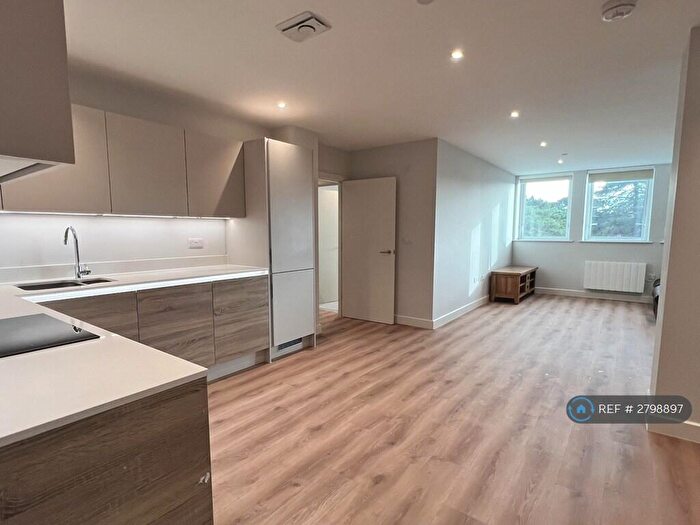 2 Bedroom Flat To Rent In Christchurch Road, Bournemouth, BH1