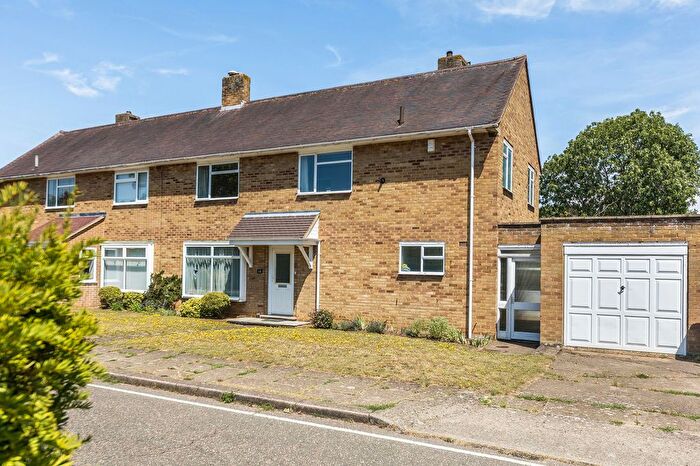 4 Bedroom Semi-detached House For Sale In Nuneham Square, Abingdon, OX14