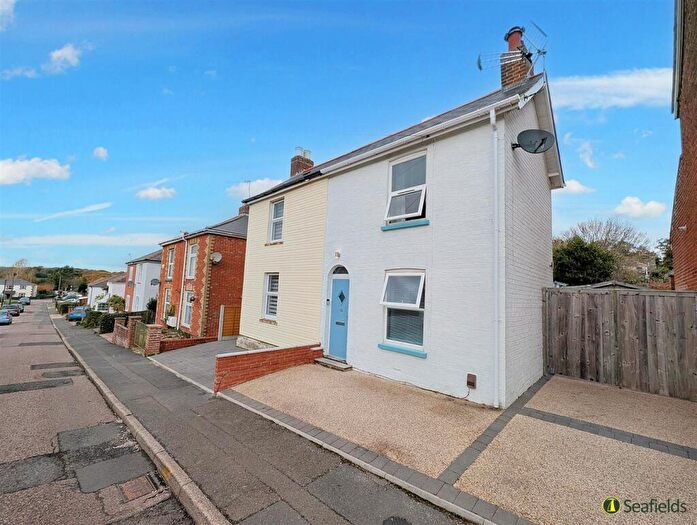 2 Bedroom Semi Detached House For Sale In Salters Road, Ryde, PO33