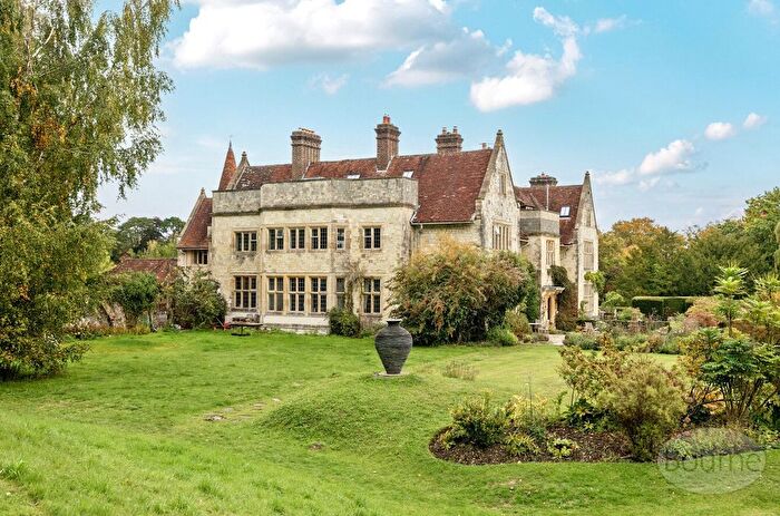 3 Bedroom Flat For Sale In Hawkley, Liss, Hampshire, GU33