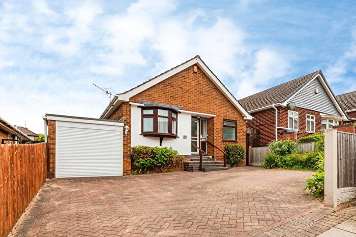 3 Bedroom Bungalow For Sale In Walsingham Road, Woodthorpe, Nottingham, Nottinghamshire, NG5