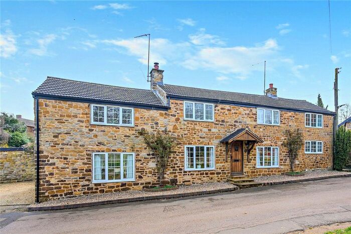 4 Bedroom Detached House For Sale In Manor Road, Grimscote, Towcester, Northamptonshire, NN12