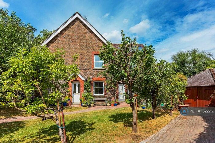 3 Bedroom Detached House To Rent In Norwood Hill Road, Charlwood, Horley, RH6