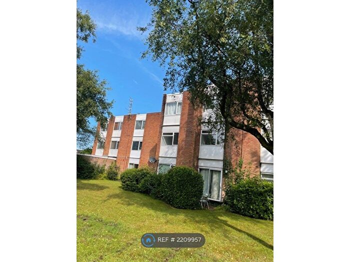 2 Bedroom Flat To Rent In Cwrt Ty-Mynydd, Radyr, Cardiff, CF15