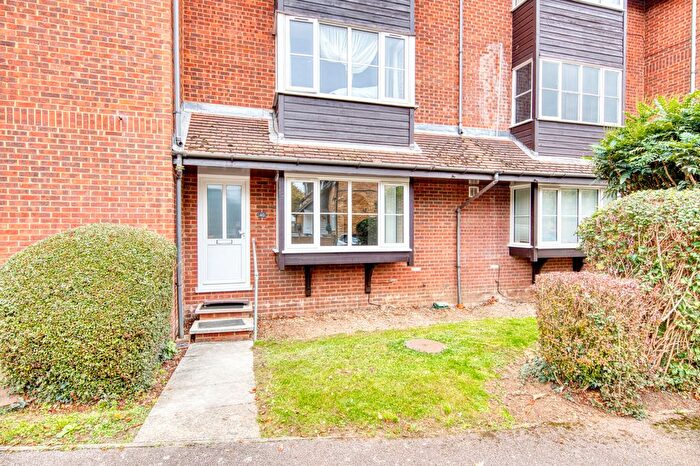Studio To Rent In Mahon Close, Enfield, EN1