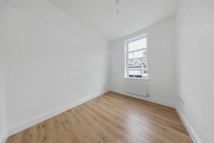 1 Bedroom Flat To Rent In Hoe Street, Walthamstow, E17
