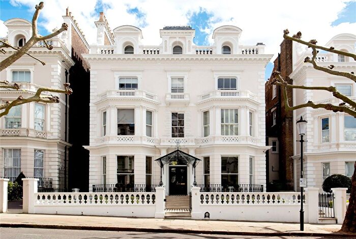 3 Bedroom Flat To Rent In Holland Park, London, W11