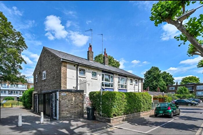 2 Bedroom Terraced House To Rent In Somerford Grove Estate, London, N16