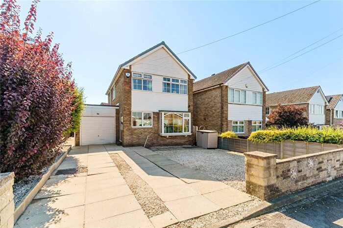 4 Bedroom Detached House For Sale In Ackworth Road, Pontefract, West Yorkshire, WF8