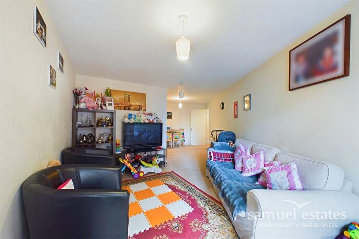 2 Bedroom Flat For Sale In Churchill Lodge, Streatham High Road, SW16