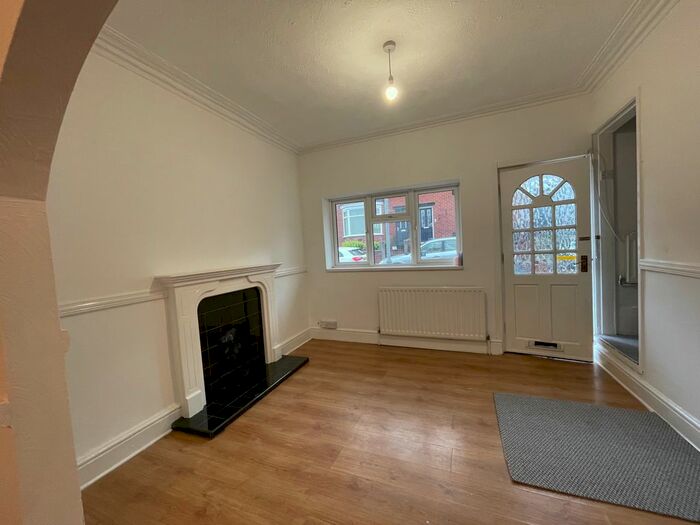 2 Bedroom Town House To Rent In Cross Street, Rotherham, S61