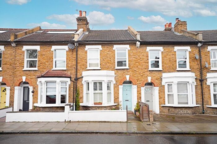 2 Bedroom Property For Sale In Jennings Road, East Dulwich, London, SE22