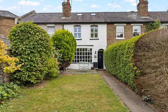 3 Bedroom Cottage To Rent In Park Square, Esher, KT10