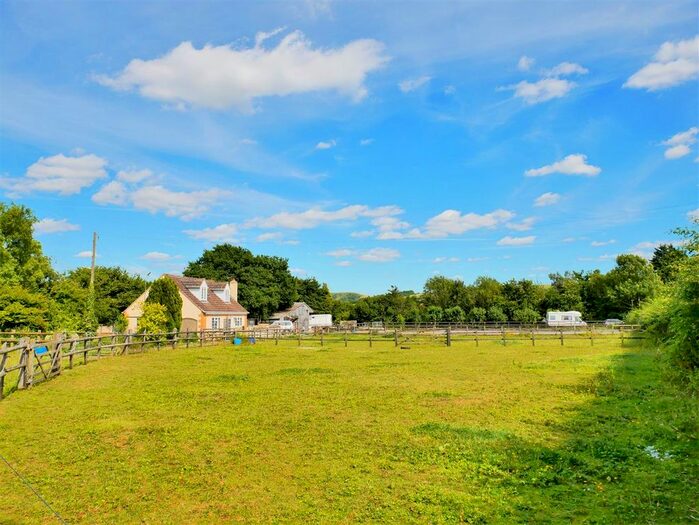 2 Bedroom Detached House For Sale In The Turnpike, Heddington, Calne, SN11