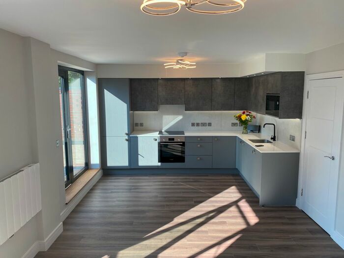 1 Bedroom Flat To Rent In - Whitehorse Road, Croydon, CR0