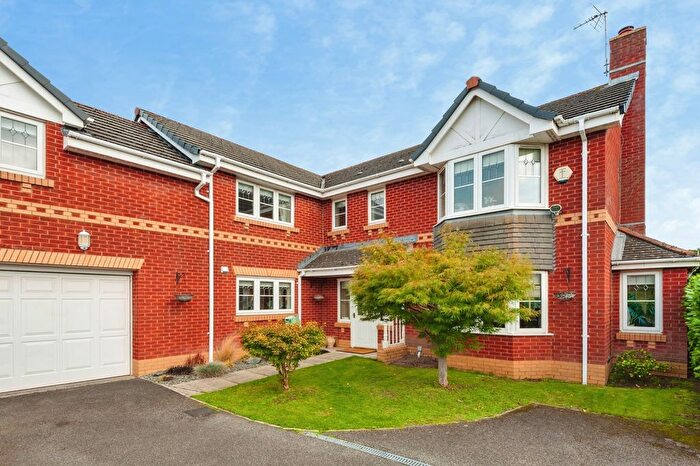 6 Bedroom Detached House For Sale In Fox Bank Close, Widnes, Cheshire, WA8