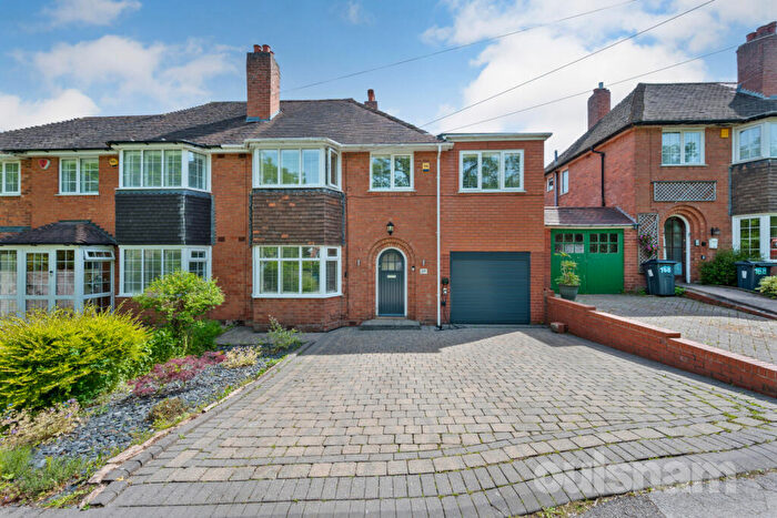 4 Bedroom Semi Detached House For Sale In Hole Lane, Bournvile Village Trust, Northfield, Birmingham, B31
