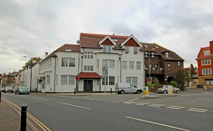 1 Bedroom Flat To Rent In Park Gate Court, High Street, Hampton Hill, Hampton, TW12