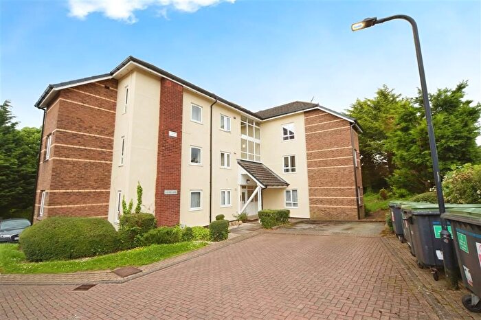 1 Bedroom Flat For Sale In Rowantree Drive, Thorpe Edge, Bradford, BD10