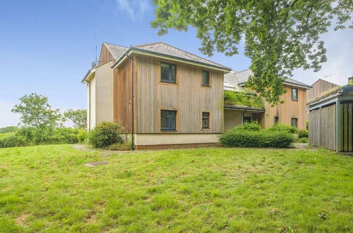 2 Bedroom Flat For Sale In Janson House, Darbyshire Road, Newdigate, RH5