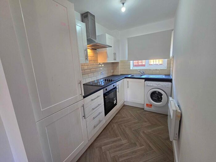 1 Bedroom Flat To Rent In Birch Lane, Manchester, M13