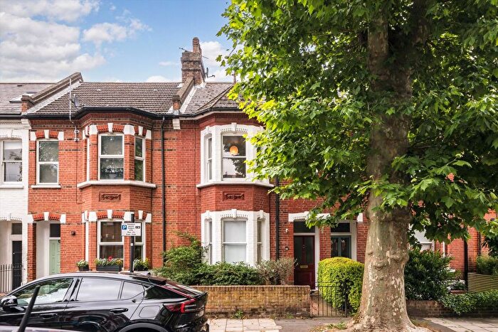 4 Bedroom Property To Rent In Silver Crescent, Chiswick, W4