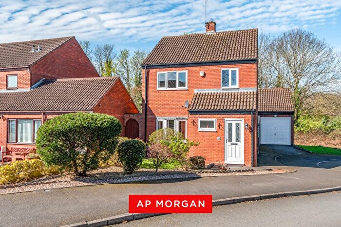 3 Bedroom Detached House For Sale In Barlich Way, Lodge Park, Redditch, B98