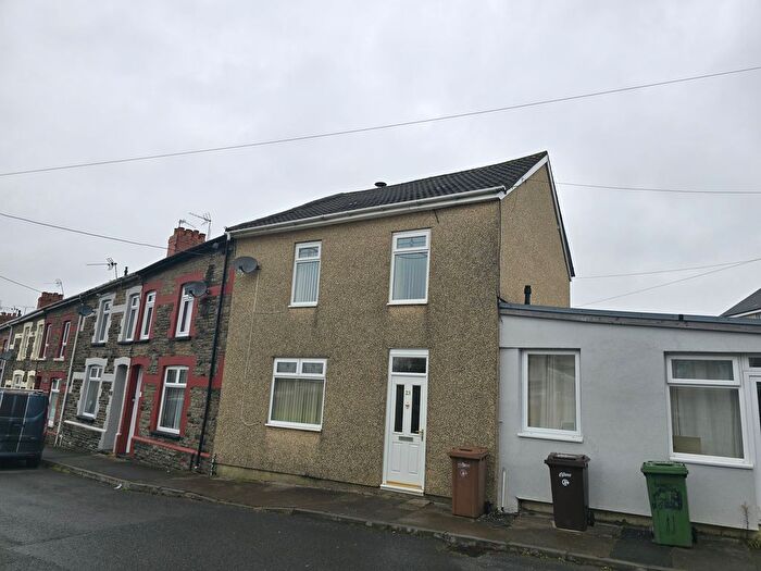 3 Bedroom Terraced House To Rent In Oak Terrace, Fleur De Lis, Blackwood, NP12
