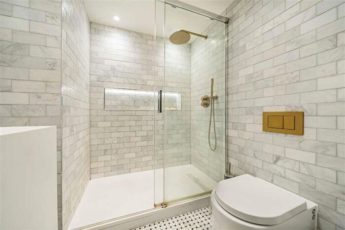 1 Bedroom Flat To Rent In Charlotte Street, London, W1T