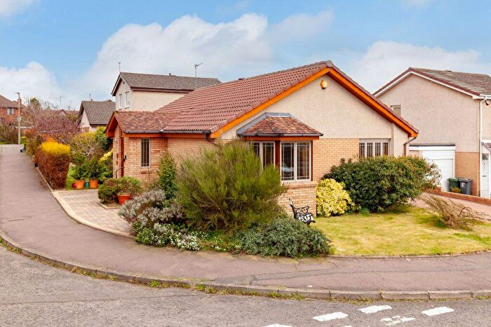 2 Bedroom Detached House For Sale In Tryst Park, Edinburgh, EH10